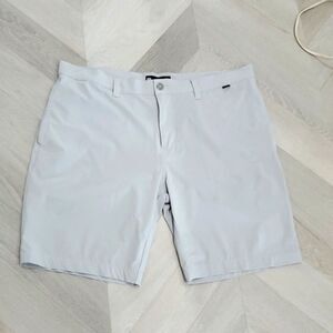 Travis Mathew Grey Performance 9.5 Inch  Flat Front Shorts Versatile Style 40